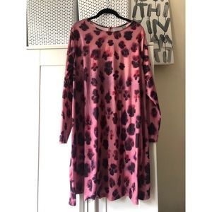 Pink floral shift dress!